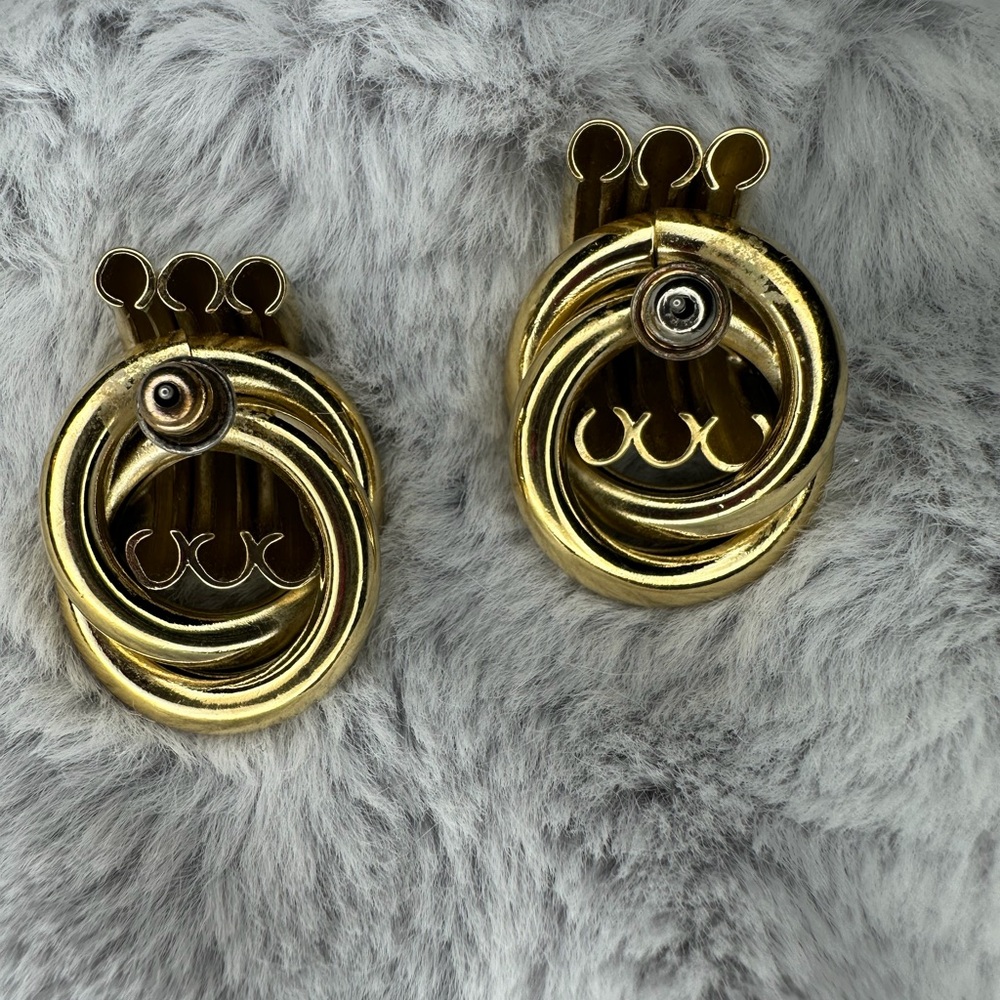 Gold Statement Earrings 💰FREE WHEN BUNDLED💰 - Picture 2 of 2